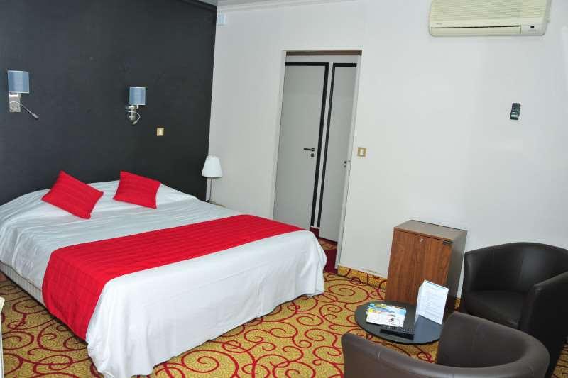 Cit'Hotel Europeen Ангулем Номер фото